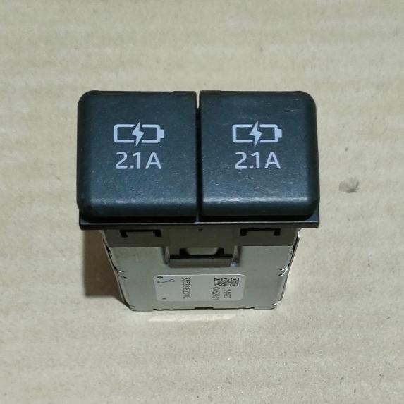 Charger Cas HP untuk mobil Avanza Xenia Raize Rocky ORIGINAL