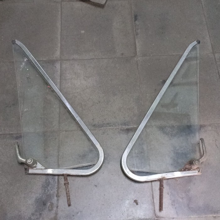 Triangle Window / Kaca Segitiga Honda N-360 N360