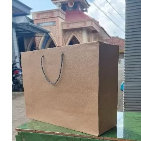 

Paper Bag Coklat Polos Ukuran 35x12x25 (paket 12pcs) |Tas Kertas |Tas Kado |Tas Souvenir |paper bag Hampers