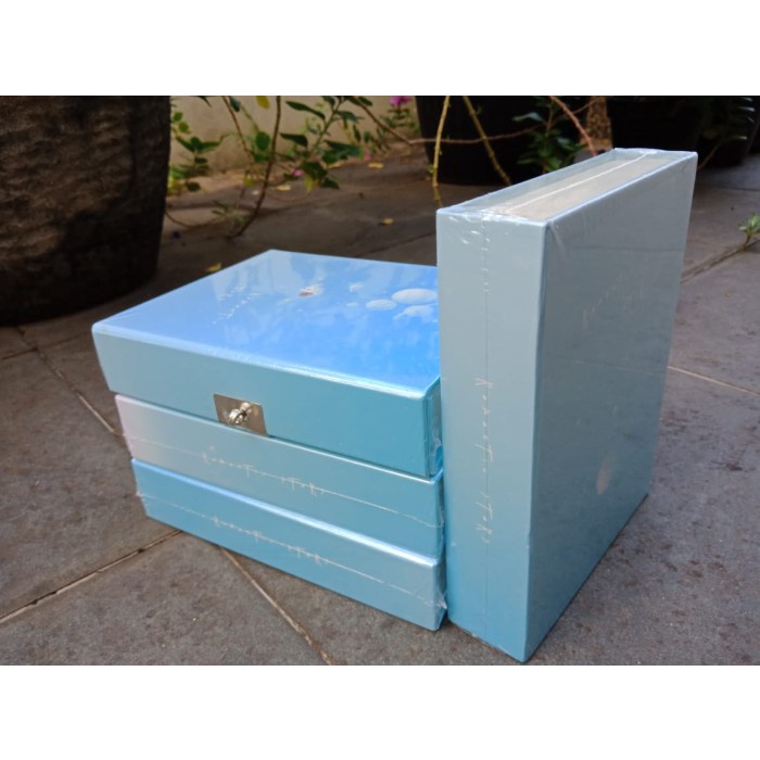 

Buku Tulis / Notebook Polos Motif Romantic Stars Buku Dengan Gembok