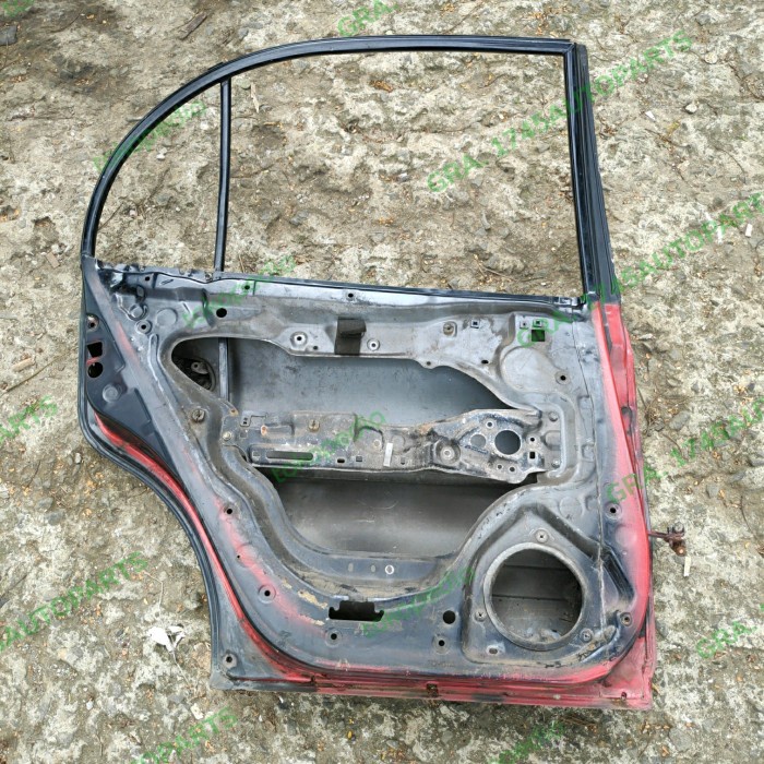 Pintu Kiri Belakang Toyota Corona Absolute Second