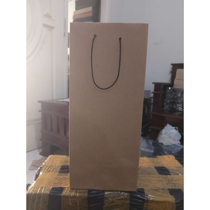 

Paper Bag Coklat Polos Ukuran 18x8x28 (paket 12pcs)|Tas Kertas |Tas Kado |Tas Souvenir |paper bag Hampers