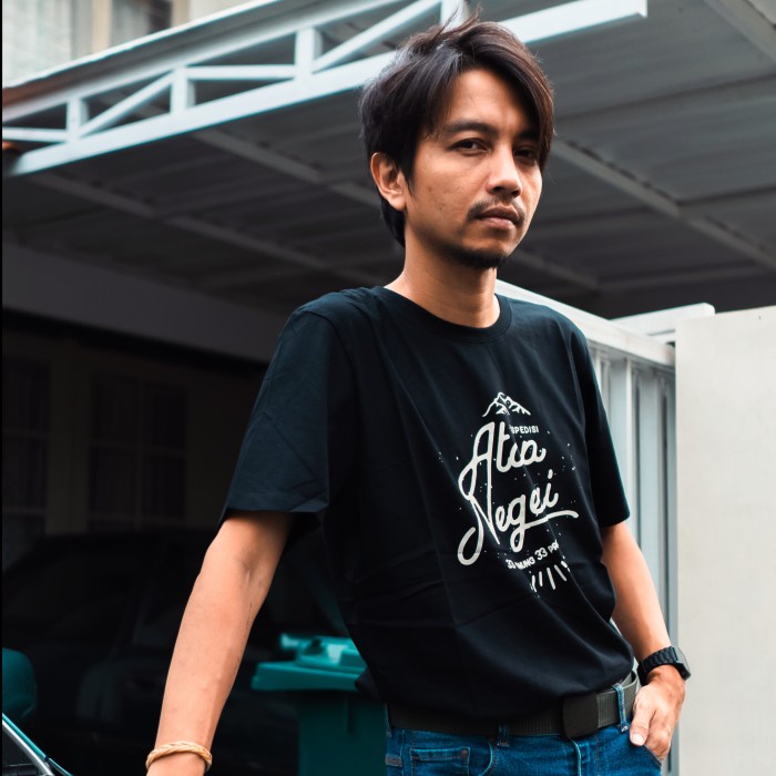 ATW- Kaos Unisex Lengan Pendek/ ATAP NEGERI/ Merchandise Atap Negeri