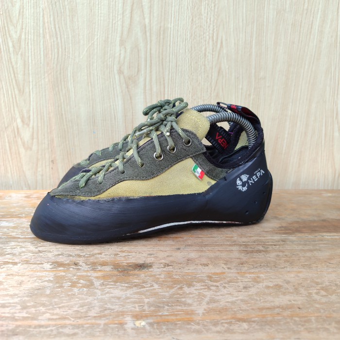Nepa climbing shoes size 39 sepatu panjat