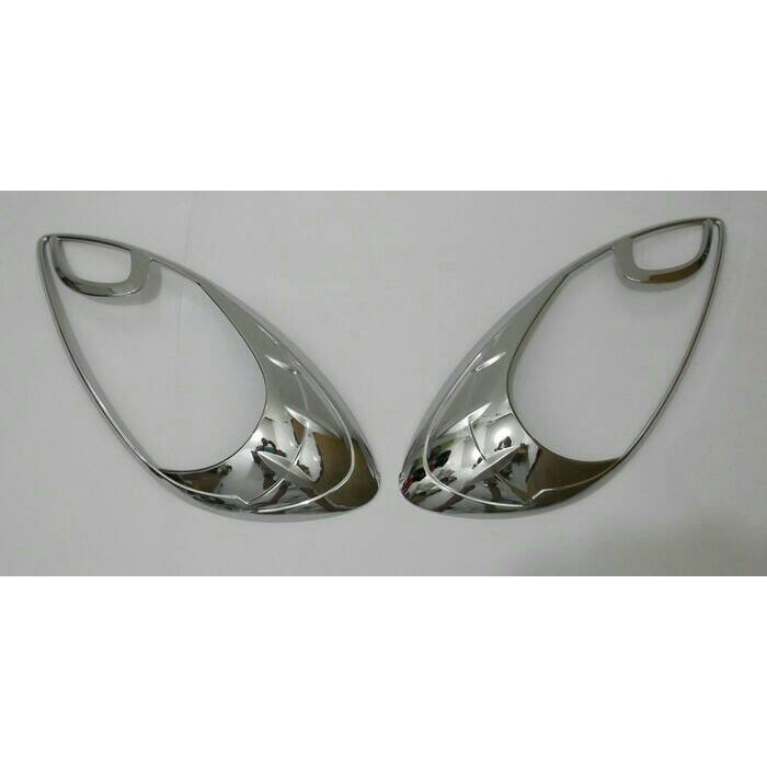 garnish lampu depan mobilio chrome