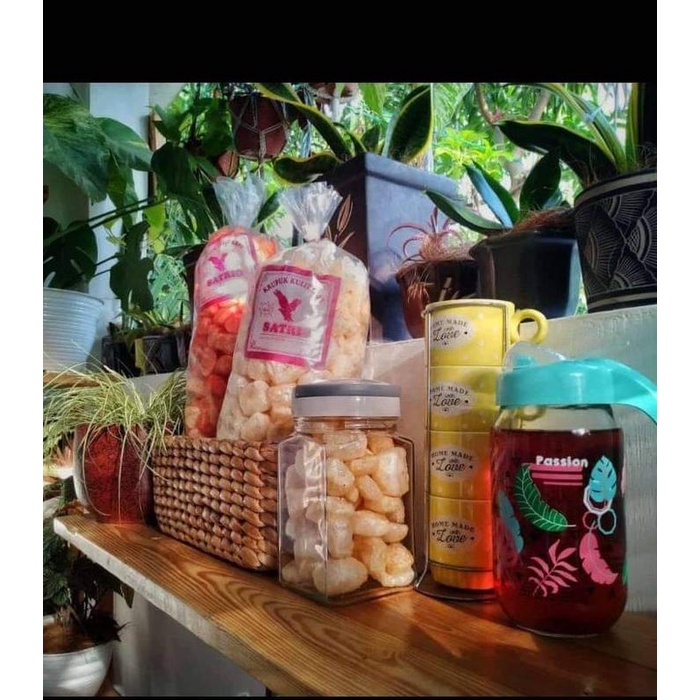 

terbaru !!! 2 ball 400gr kerupuk rambak kulit sapi, varian rasa , bisa cod- snack asin pedas camilan