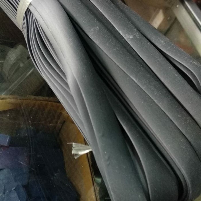 karet plint aluminium hitam 6meter