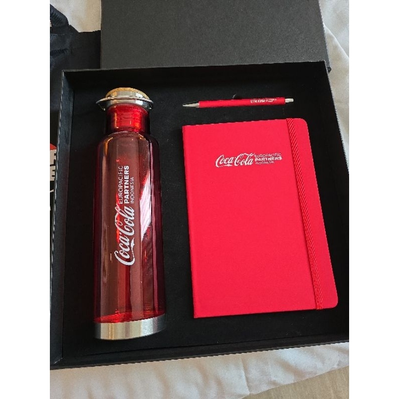 Paling Dicari Coca cola TUMBLER merchandise, notebook coca cola, dan PEN Limited Edition Limited
