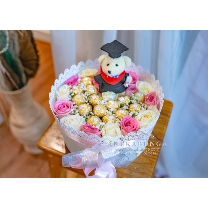 Bunga Vas Coklat Ferrero Boneka Toga Wisuda Tin Vase Graduation Flower