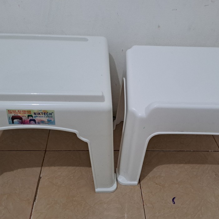 MEJA LEKAR NGAJI PLASTIK :)