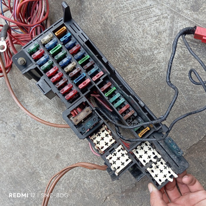 Fuse Box Sikring / Relay Mesin Mobil Mercy A-Class A140 W168 Original Copotan Laik Pakai