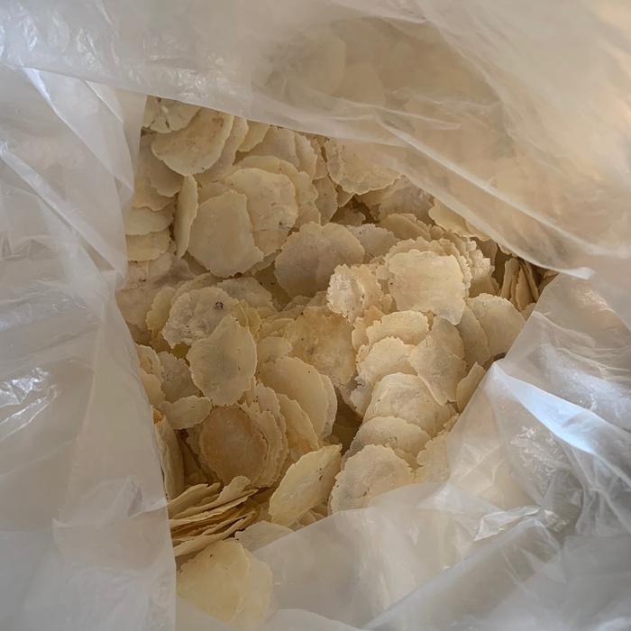 

Emping Melinjo Mentah SP Super Biji Satu atau Dua Tipis Full Kering - Food, Asin Snack Camilan