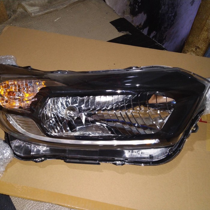 Mantab Headlamp Mobilio Facelift Non Projie