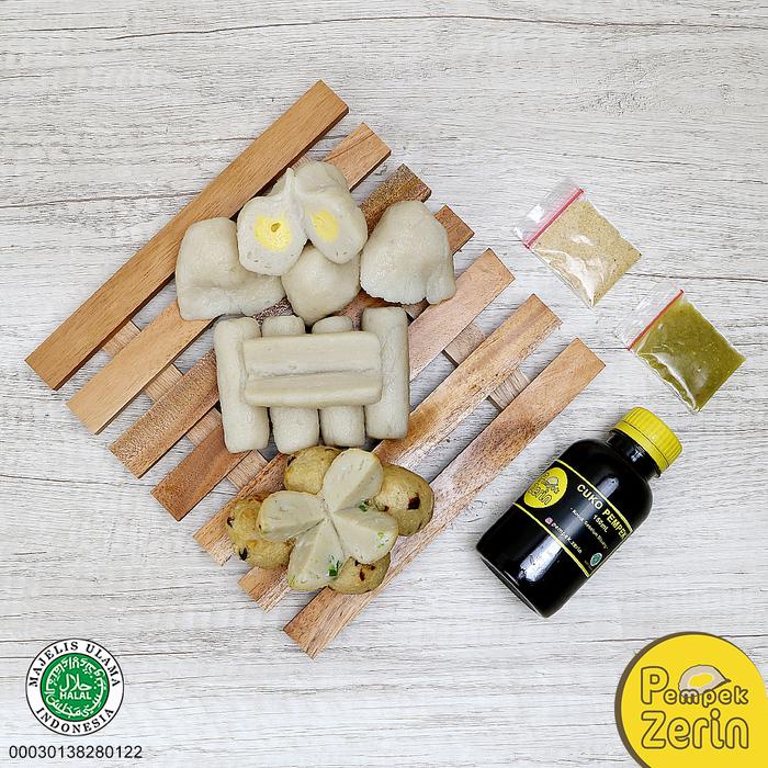 

SALE !!! PEMPEK ZERIN - PAKET CAMPUR KECIL 15 PCS + CUKO 150ML, KHAS PALEMBANG, 100% IKAN TENGGIRI,