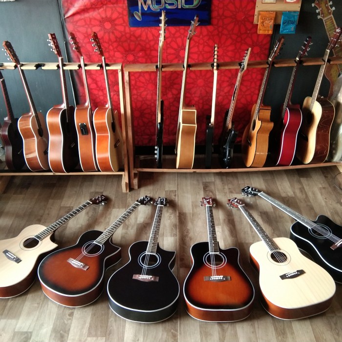 gitar murah akustik baru dan keren (area bekasi) TERLARIS/TERMURAH/TERPOPULER