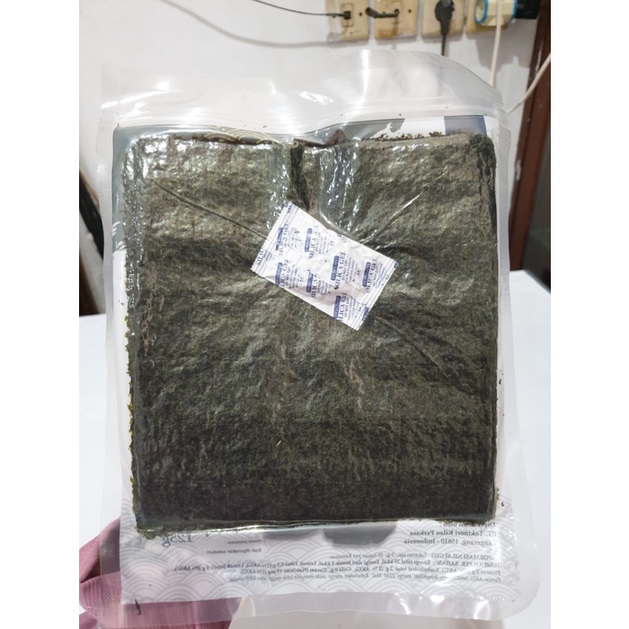 

SALE !!! SUSHI NORI 50 LEMBAR HALAL RUMPUT LAUT PANGGANG ROASTED SEAWEED 21X19 READYY