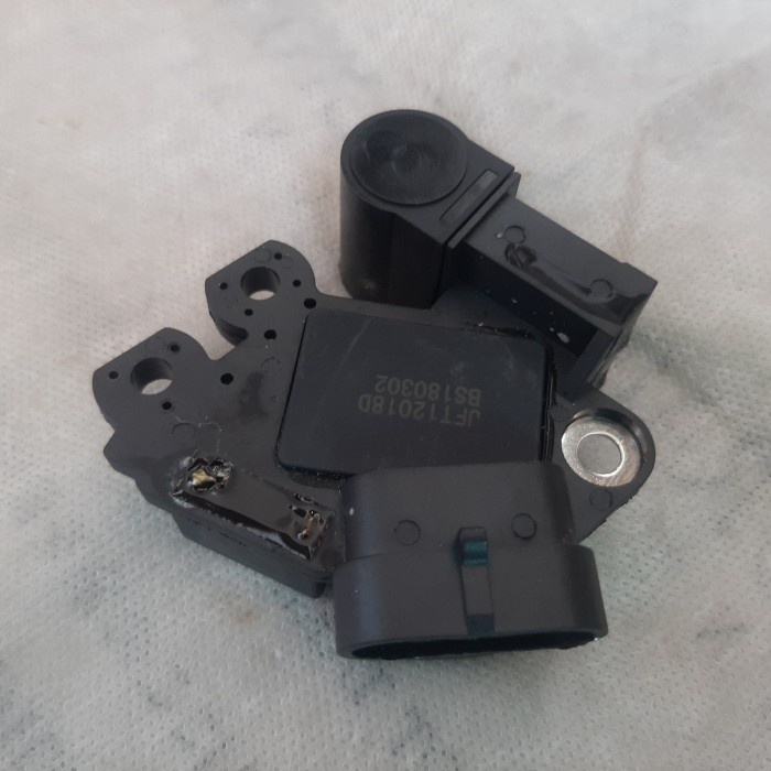 IC regulator alternator / Ic dinamo ampere chevrolet aveo type valeo