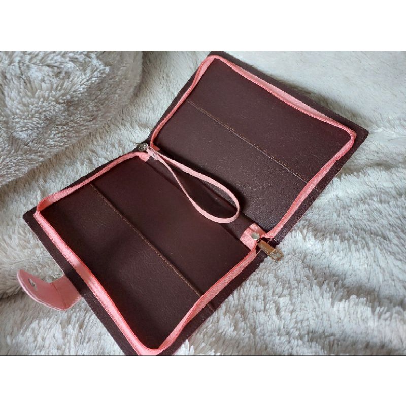 

IK! COVER AL QURAN UNTUK UKURAN A5 (22,5x15cm) belum termasuk al quran, hanya covernya saja