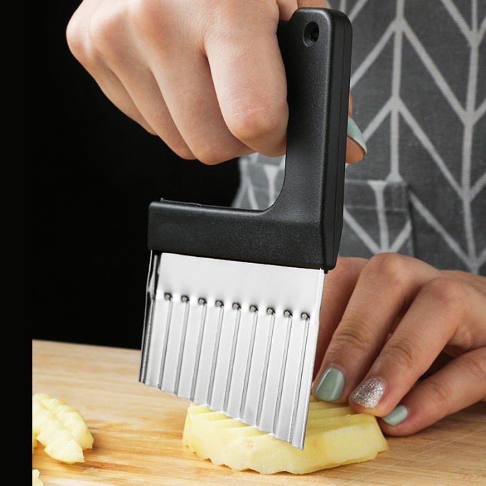 Pisau Pemotong Bentuk Gelombang Kentang Wortel Lobak Potato Wave Knife - Hitam M7I1