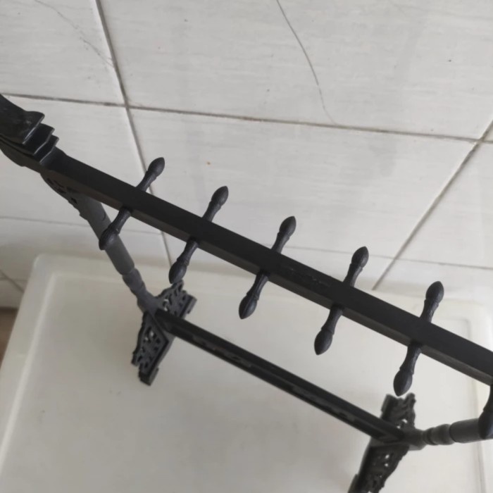 

RAK UNTUK MENGGANTUNG KUAS KALIGRAFI MUAT12 KUAS BAHAN KAYU KNOCKDOWN