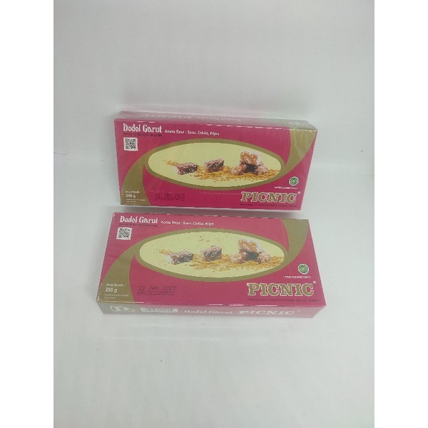 

HJ Dodol Garut PICNIC CLASSIC 250gr / Dodol Picnic Original Bungkus Box Dan Kiloan Los