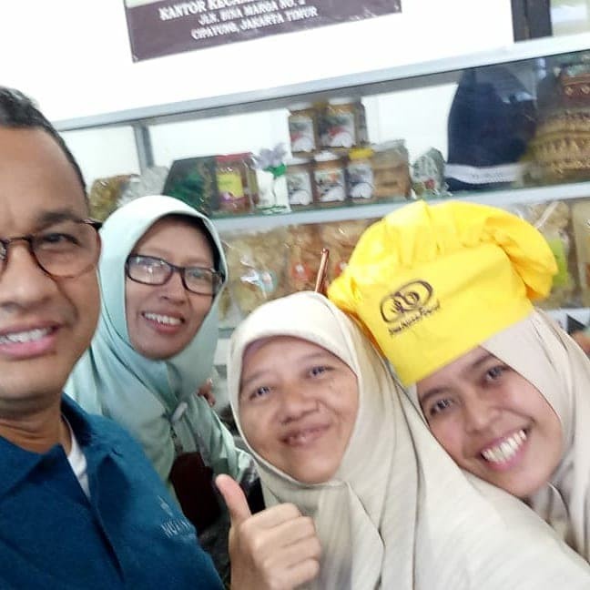 

Kering Kentang Mustofa Pencok Betawi 1kg original / Mix Kacang