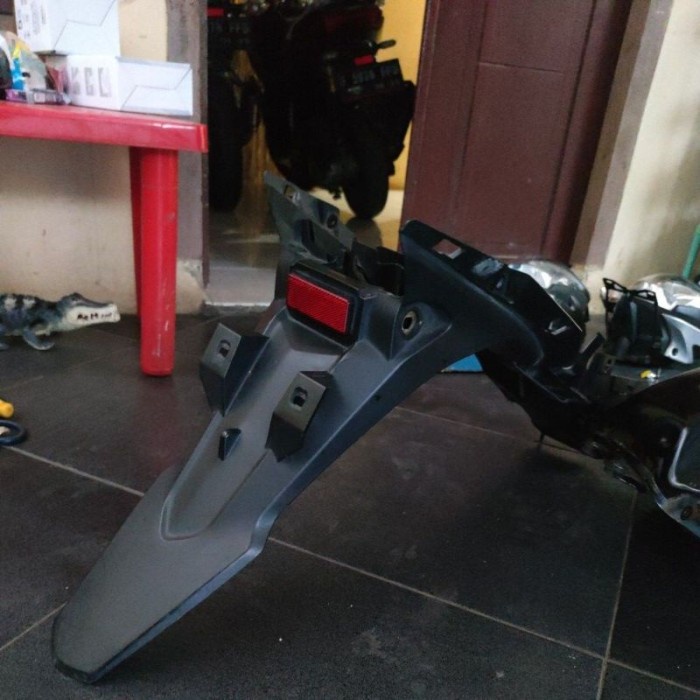 [Good] spakbor belakang cb150r old k15 ORIGINAL slebor CB150R OLD spatbor