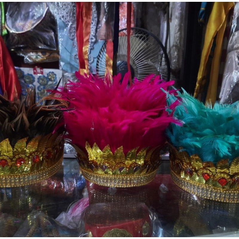 - aksesoris kepala bulu Dayak // adat Dayak // kalimantan