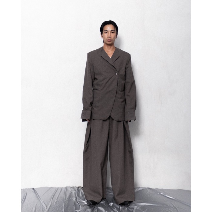 BLANC STUDIO - MAJOR OVERLAP BLAZER - COFFEE
