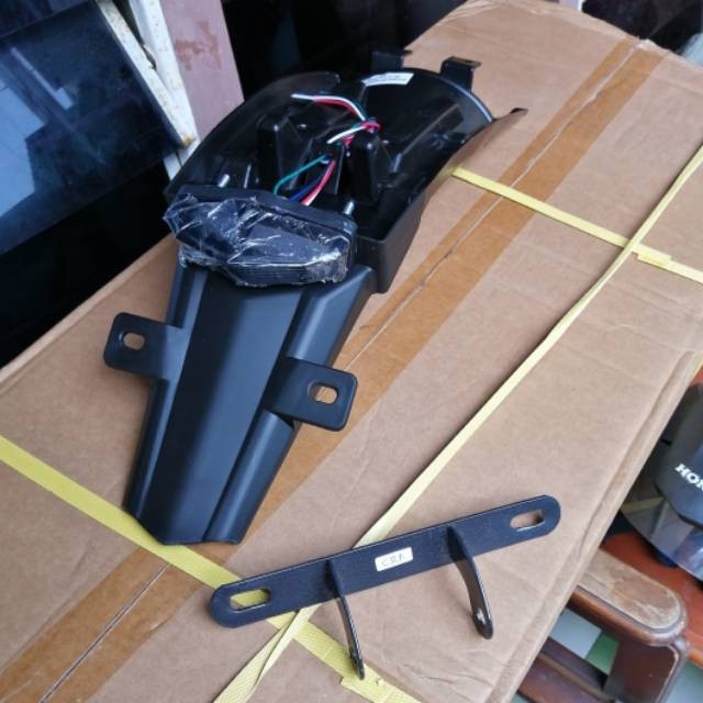 Spakbor Belakang CRF 150 L Dudukan Plat Nomer Besi CRF 150 L Stoplamp CRF 150