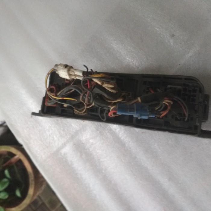 Box Skring Fuse Box Toyota Corona At170 Original Copotan Tanpa Tutup (Bekas)