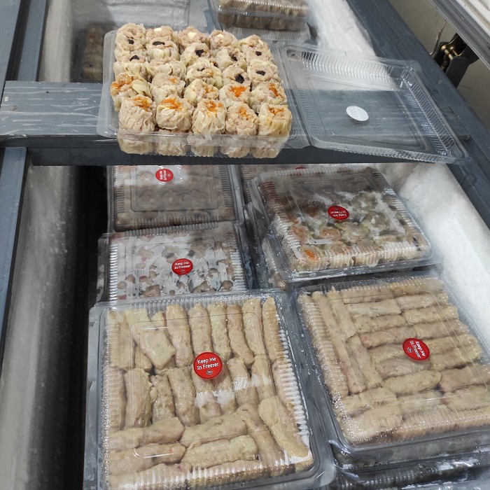 

dimsum ayam halal isi 50pc / lumpia ayam tidak ada sambal khusus paxel