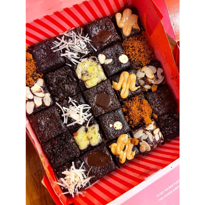 

CASCARA COOKIES - DYNAMITE FUDGE BROWNIES 25PCS 20X20CM