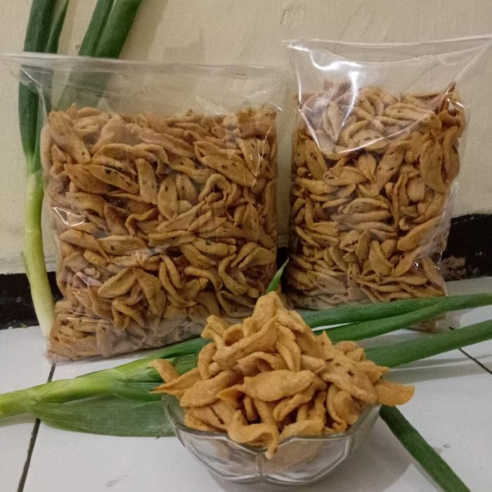 

sistik bawang/ kue bawang/ makanan ringan/ snack/ cemilan/ rasa bawang asli Kering Food Goreng