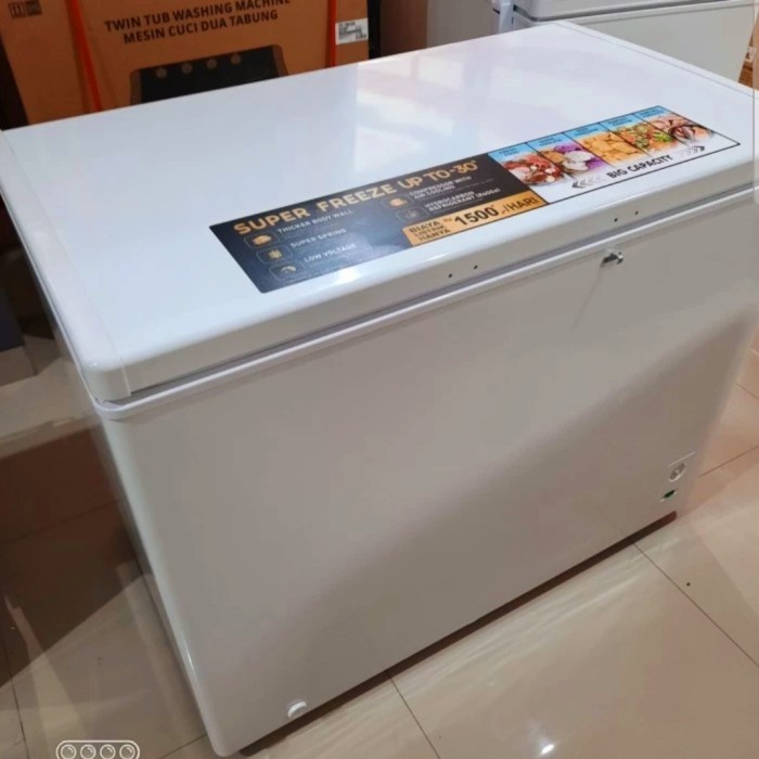 CHEST FREEZER 300 LITER POLYTRON PCF-318