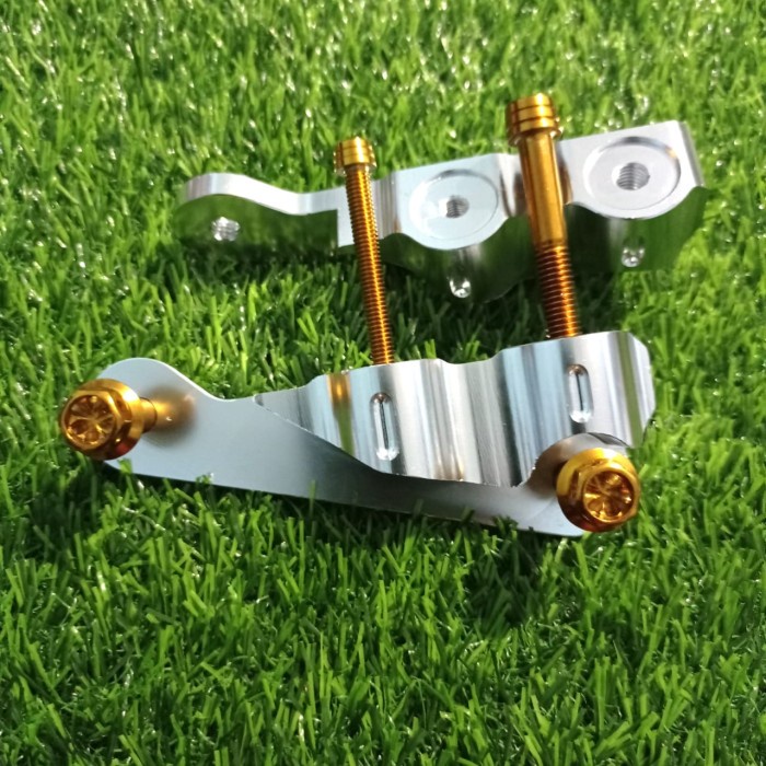 BREKET KALIPER MONOBLOK ( KIRI ) NISSIN 4 PISTON, BEAT VARIO SCOOPY DL