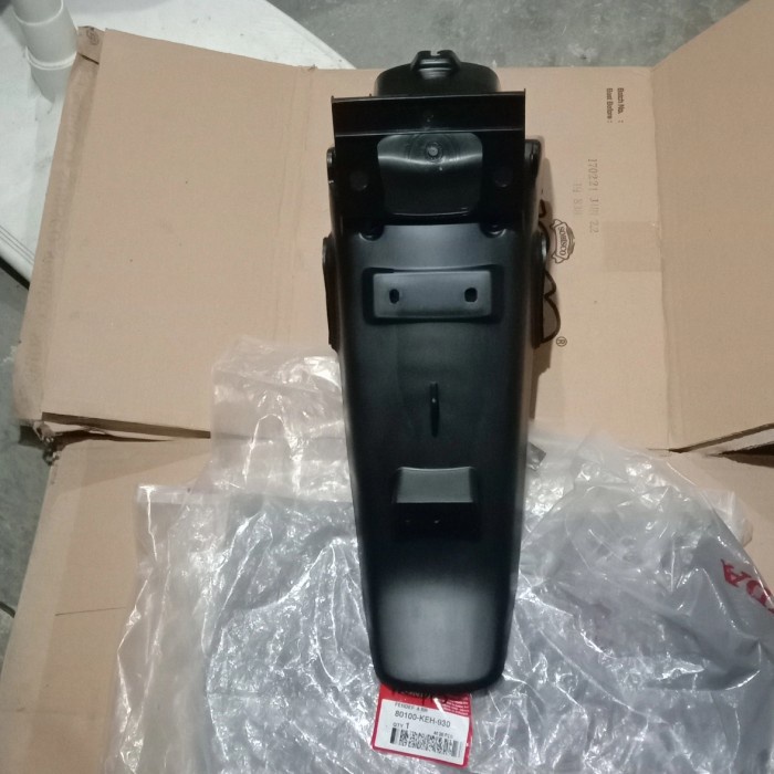 READYY STOK spakbor belakang megapro hiu lama ori AHM