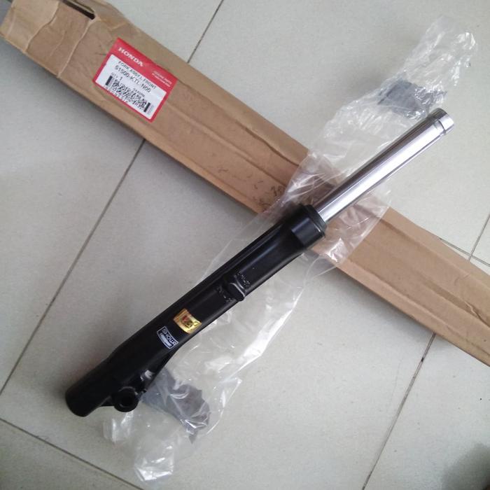 fork assy depan revo 100 supra fit new kiri hitam . 51500-KTL-N00