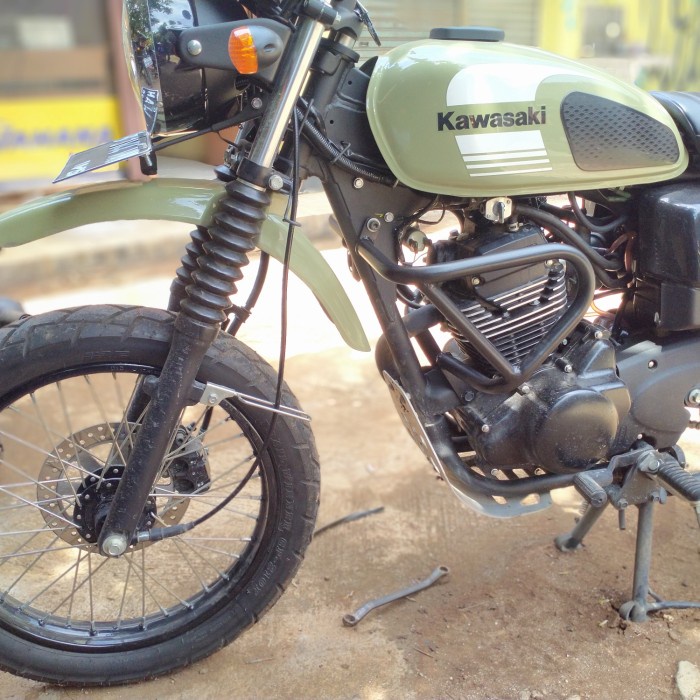 crasbar engine guard Kawasaki w175 se w175 tr