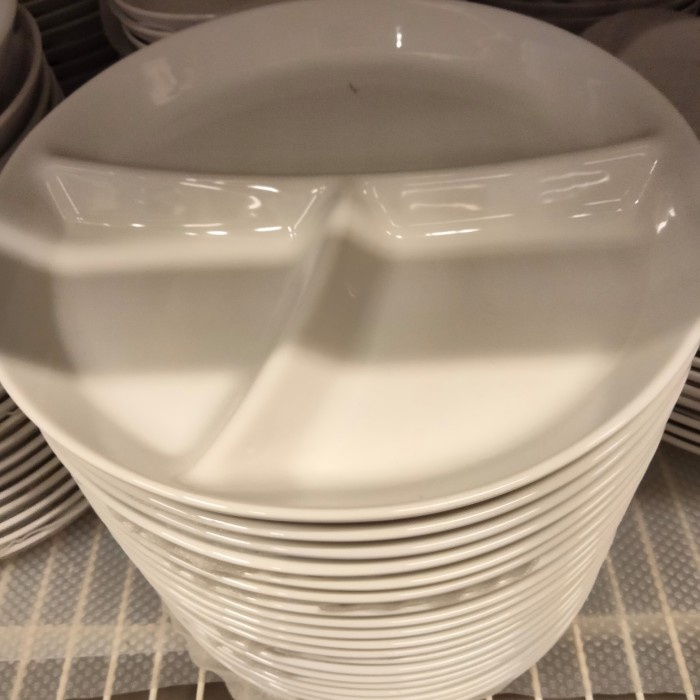 Piring Kaca Keramik Sekat Laut Pauk Putih Polos Cantik Ukuran 22cm