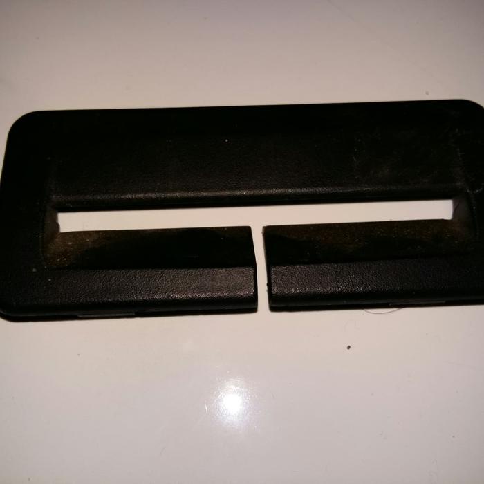 Cover Tali Seatbelt Jok Belakang Bmw E39 (Bekas)