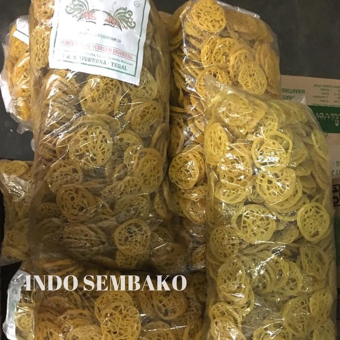 

NewZbgt- Kerupuk Mie Kuning Kecil 5kg / Krupuk Mie Kuning Kecil 1 Bal / Kerupuk