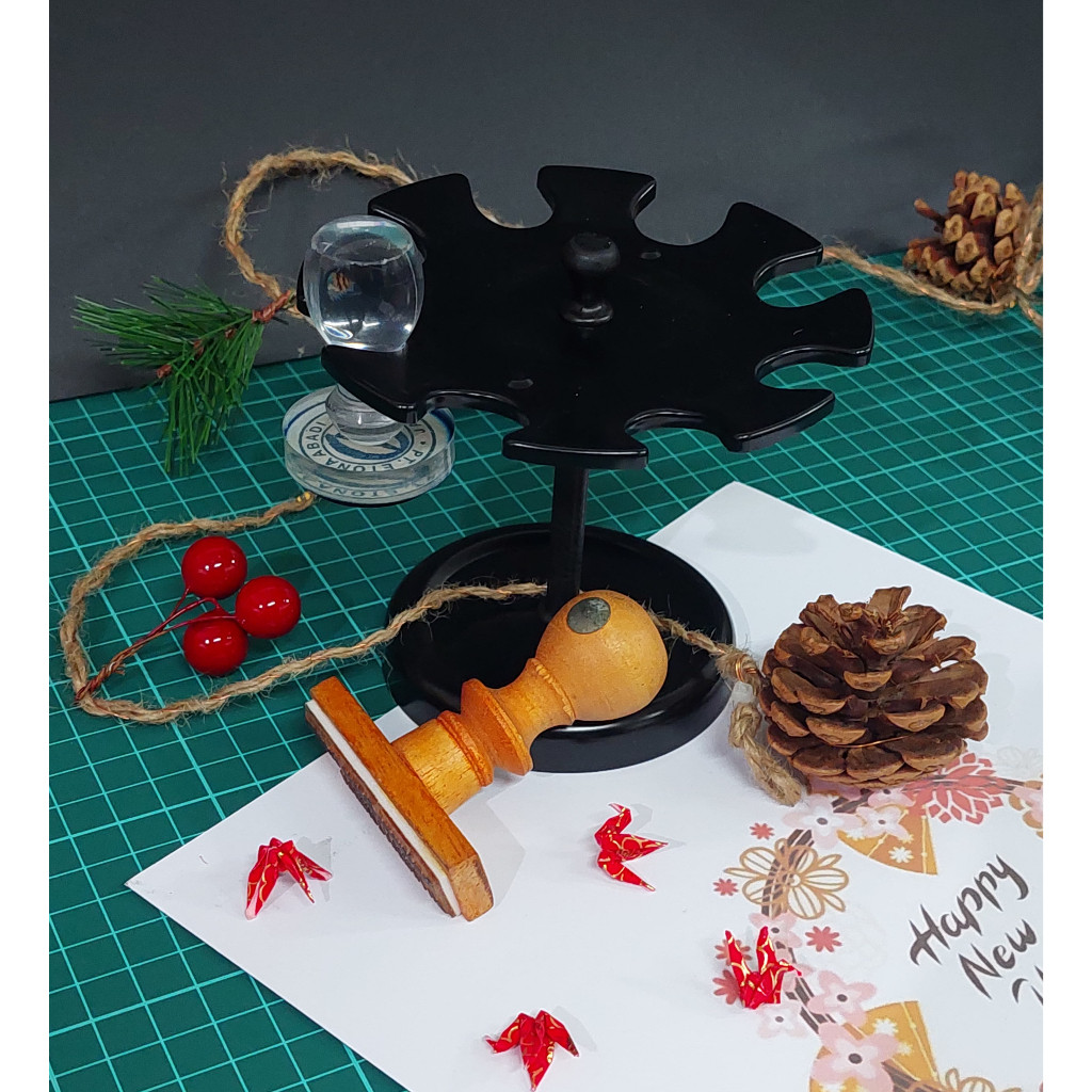 

Rak Stempel muat 8 pcs.Asli Taiwan. KW-TRIO Stamp Rack 12502. ORI