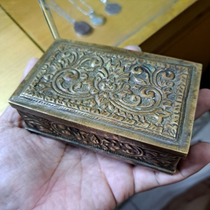 Jual kotak perhiasan antik kuno asli kuningan Limited