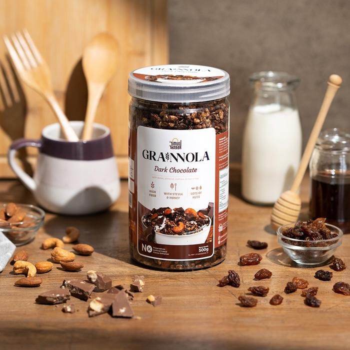 

EatFr3sh- Granola Coklat Kemasan Toples 500 gr Timur Tengah Almond Kering