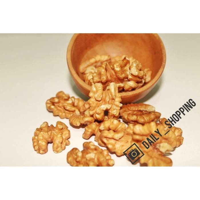 

Natural and Organic Walnut/ Kacang Kenari Organik dan Premium 500gr