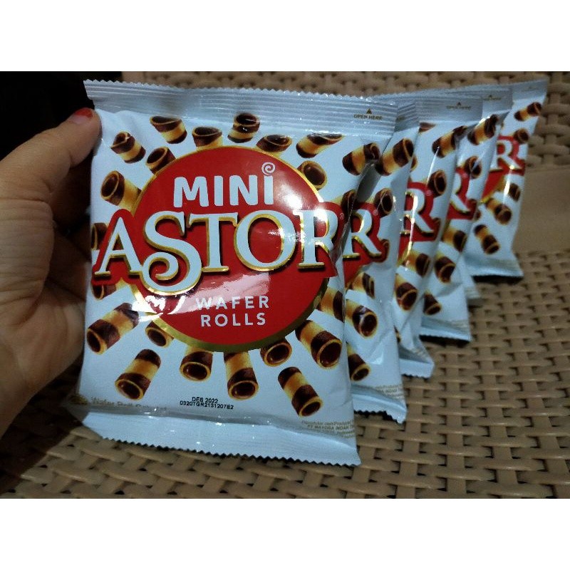 

Mayora Mini Astor Wafer Rolls 20gr x 10 Bungkus