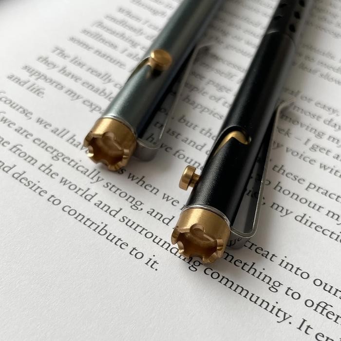 

Alba - Luxury Metal Stainless Brass Round Pen / Ballpoint / Pulpen