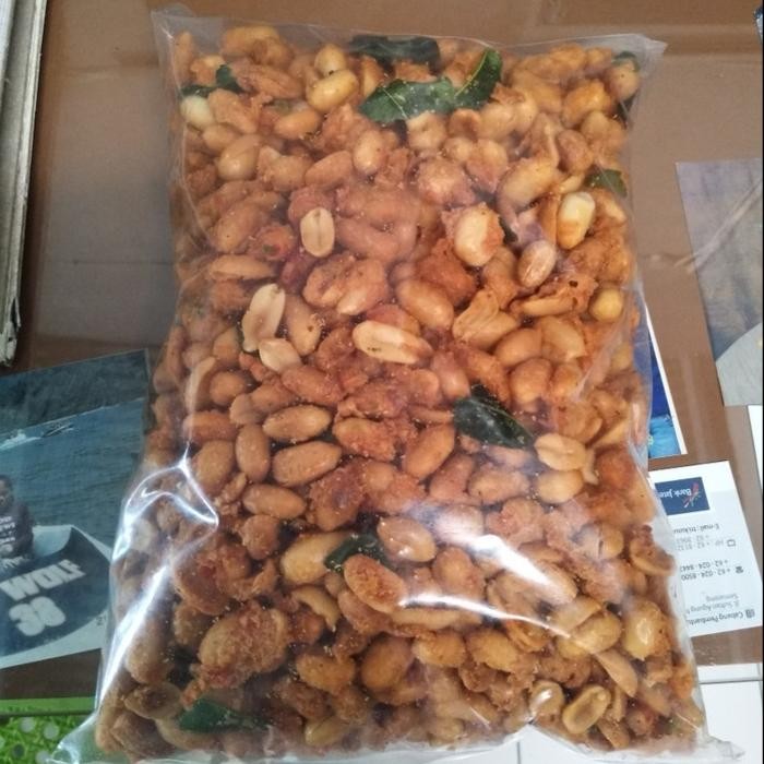 

Kacang Bali 500 gram Pedas Manis aroma Jeruk Purut Kacang Thailand Kacang Bangkok kiloan
