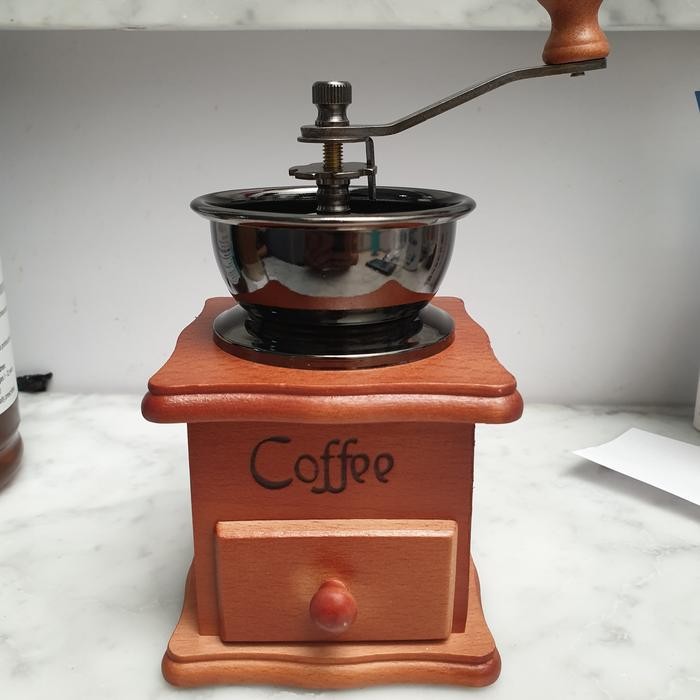 alat penggiling kopi manual coffee grinder jadul pajangan
